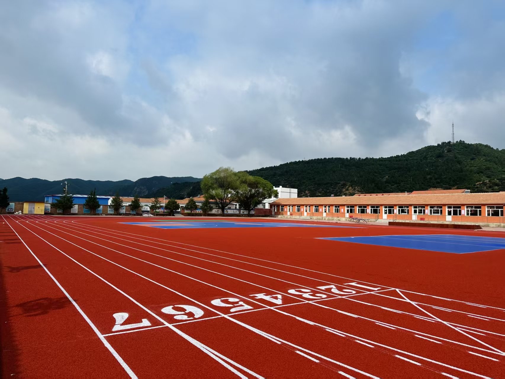 双鸭山市自结纹塑胶跑道硅PU材料 - 一站式服务